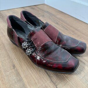 UTV Un Tour En Ville Patent Leather Slip On Funky 39